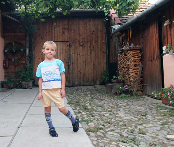 ילד ברומניה